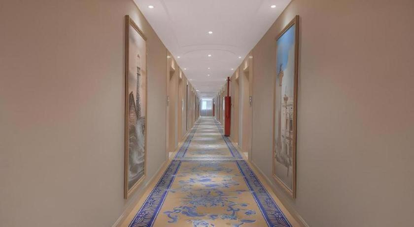 Vienna Hotel Shaanxi Xianyang Huitong China Square Buitenkant foto